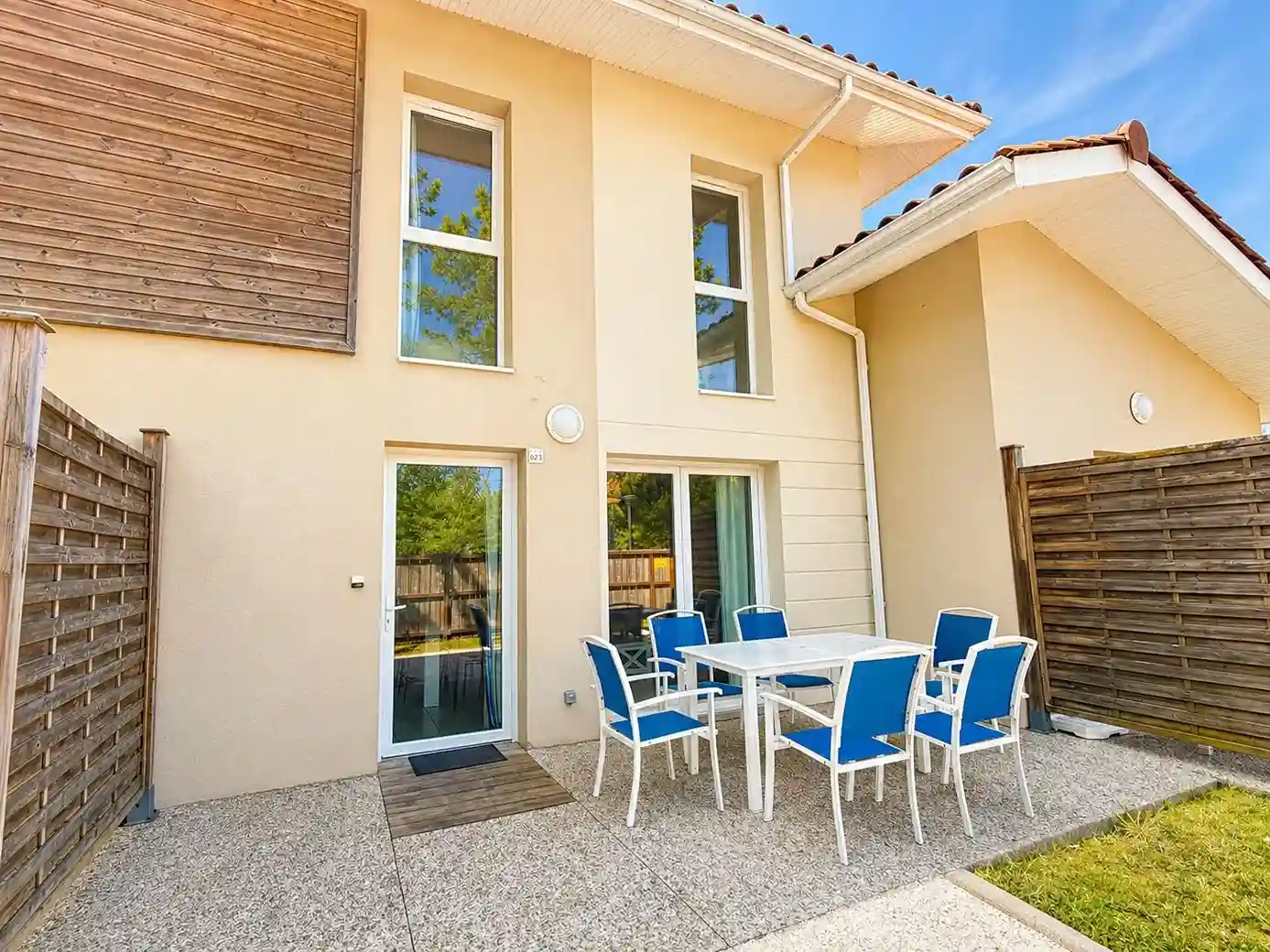 Extérieur maison carcans